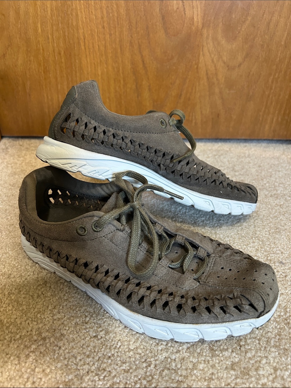 Nike Mayfly Ultralight Woven Summer Sneaker women’s 8.5 men’s 7 Olive Green